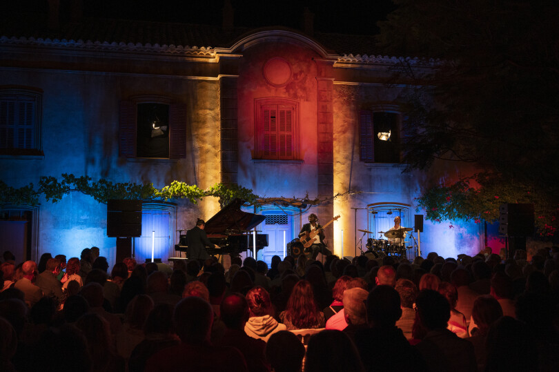 Ambiance au festival Les nuits du Château de la Moutte.